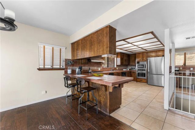 1055 lakeview Drive, Palmdale, CA 93551