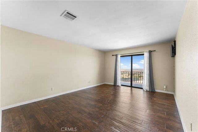 1055 lakeview Drive, Palmdale, CA 93551