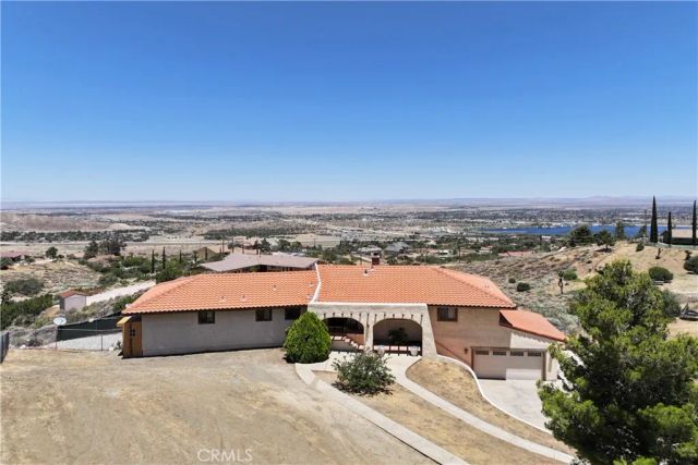 1055 lakeview Drive, Palmdale, CA 93551