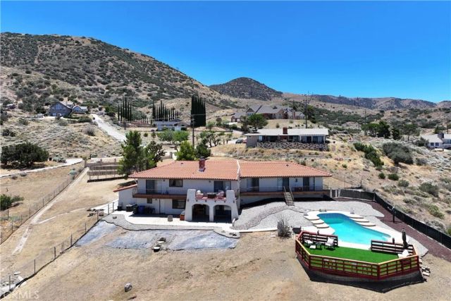 1055 lakeview Drive, Palmdale, CA 93551