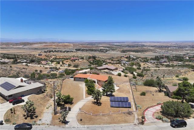 1055 lakeview Drive, Palmdale, CA 93551