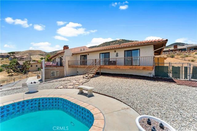 1055 lakeview Drive, Palmdale, CA 93551