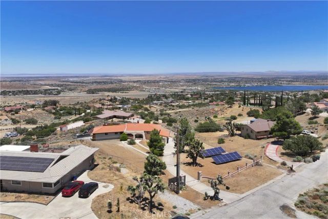1055 lakeview Drive, Palmdale, CA 93551