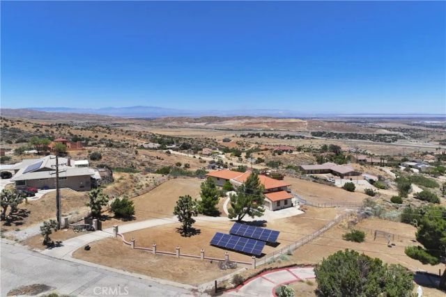 1055 lakeview Drive, Palmdale, CA 93551