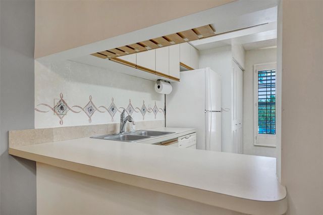 2121 S Ocean Blvd Apt 805, Pompano Beach, FL 33062