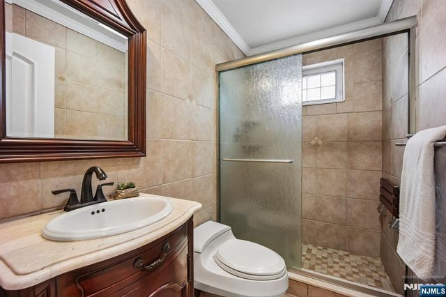 17 Stonewall Drive, Livingston, NJ 07039
