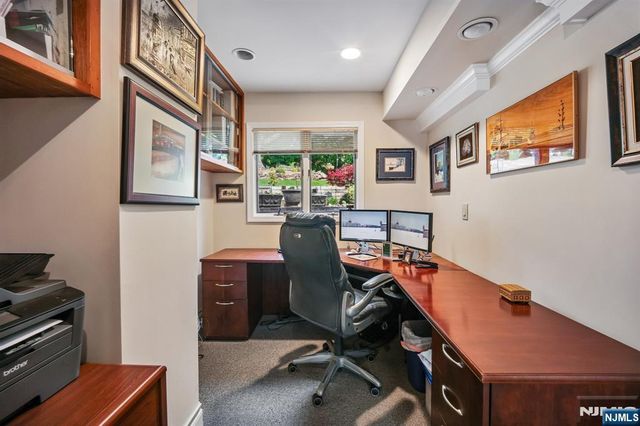 17 Stonewall Drive, Livingston, NJ 07039