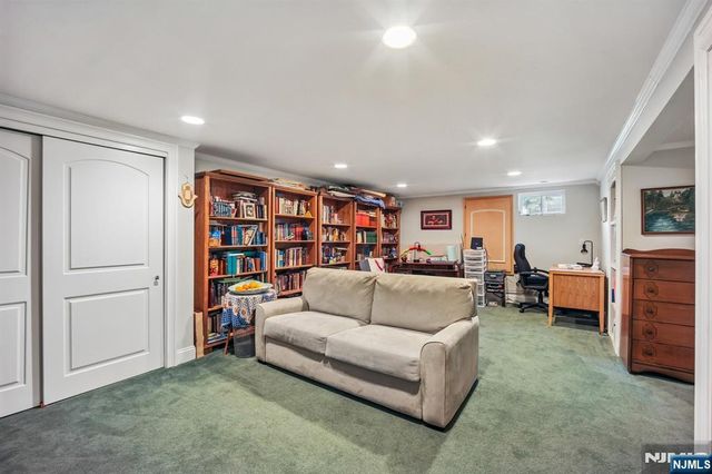 17 Stonewall Drive, Livingston, NJ 07039