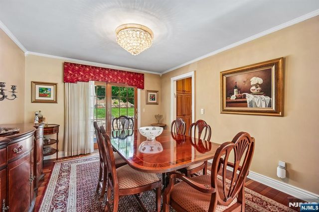 17 Stonewall Drive, Livingston, NJ 07039