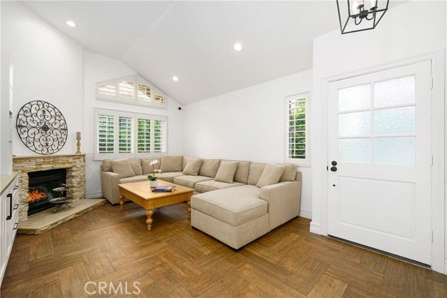 20 Wintermist, Irvine, CA 92614