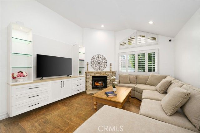 20 Wintermist, Irvine, CA 92614