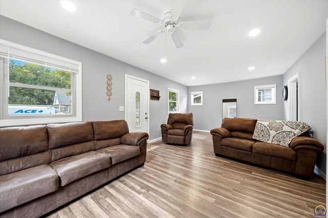 718 SW Wayne AVE, Topeka, KS 66606