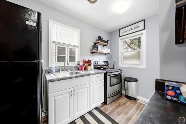 718 SW Wayne AVE, Topeka, KS 66606