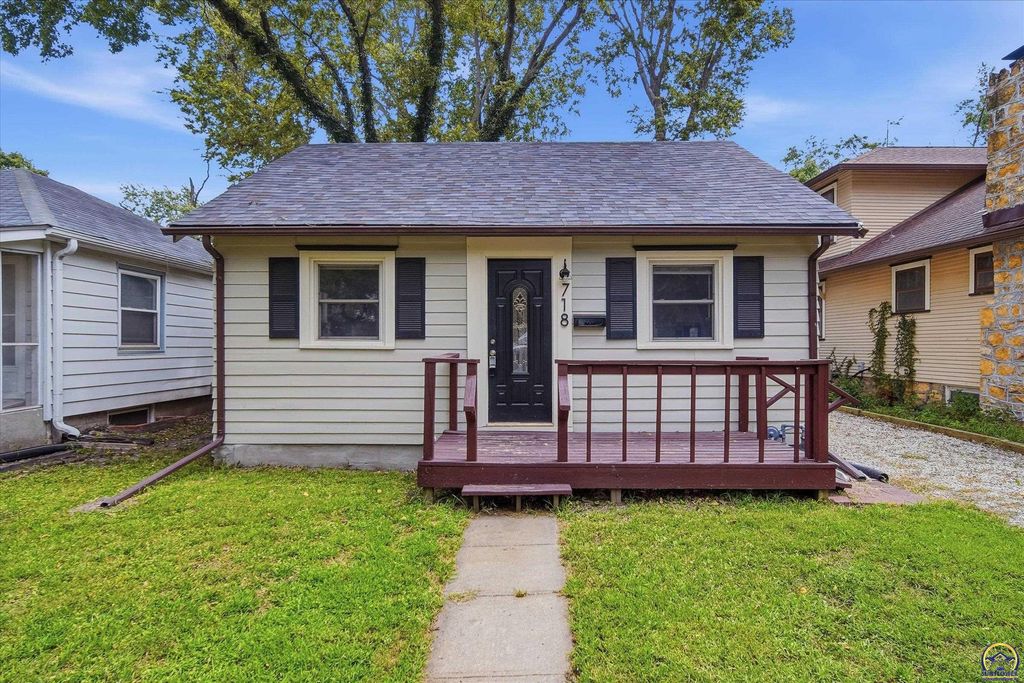 718 SW Wayne AVE, Topeka, KS 66606