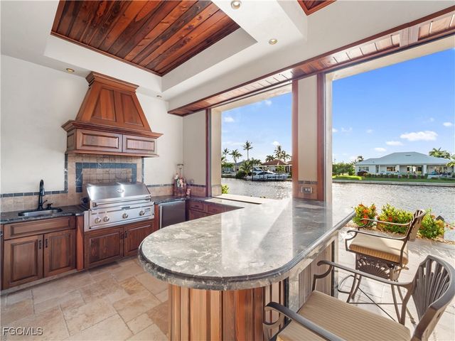 5076 Sorrento CT, Cape Coral, FL 33904