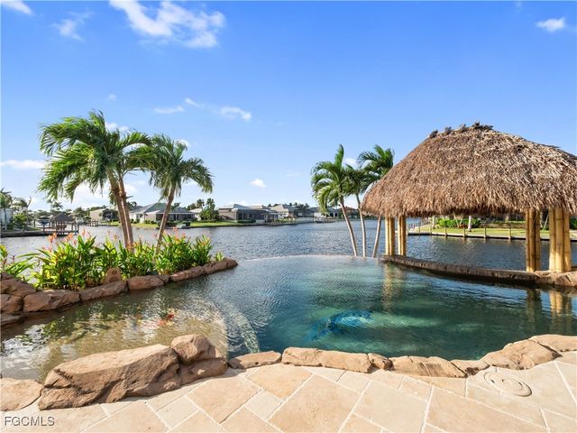 5076 Sorrento CT, Cape Coral, FL 33904