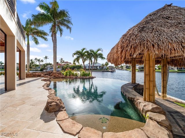 5076 Sorrento CT, Cape Coral, FL 33904