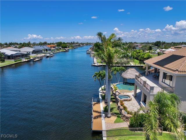 5076 Sorrento CT, Cape Coral, FL 33904