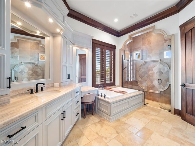 5076 Sorrento CT, Cape Coral, FL 33904