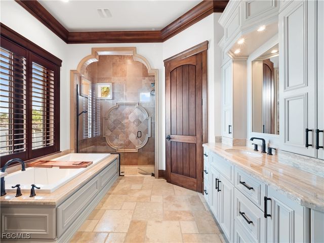 5076 Sorrento CT, Cape Coral, FL 33904