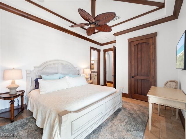 5076 Sorrento CT, Cape Coral, FL 33904