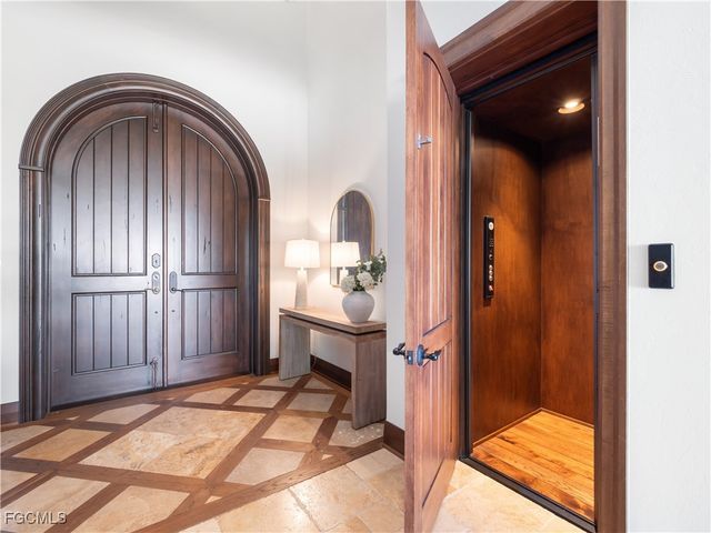 5076 Sorrento CT, Cape Coral, FL 33904