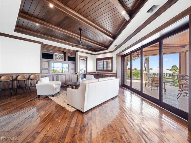 5076 Sorrento CT, Cape Coral, FL 33904