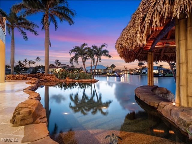 5076 Sorrento CT, Cape Coral, FL 33904