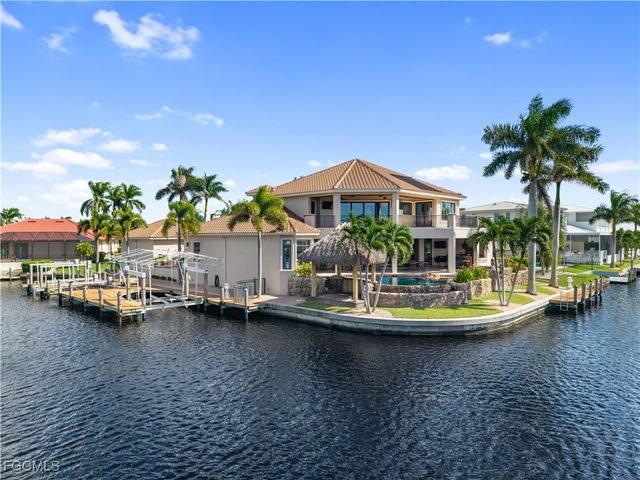 5076 Sorrento CT, Cape Coral, FL 33904