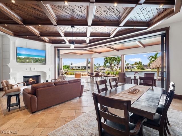 5076 Sorrento CT, Cape Coral, FL 33904