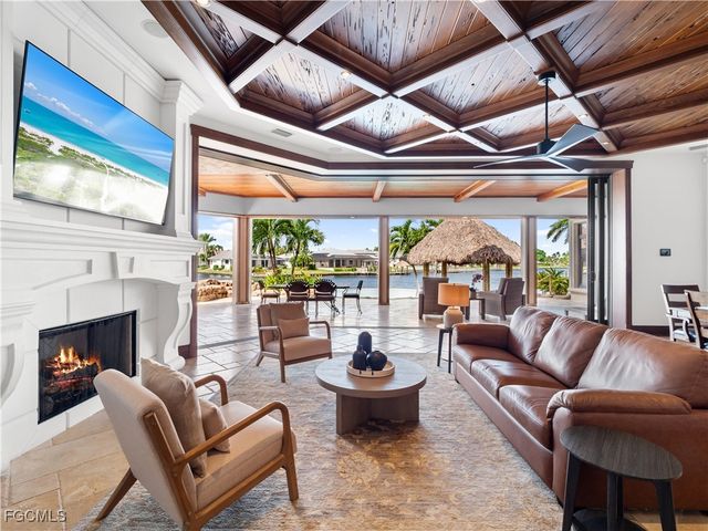 5076 Sorrento CT, Cape Coral, FL 33904