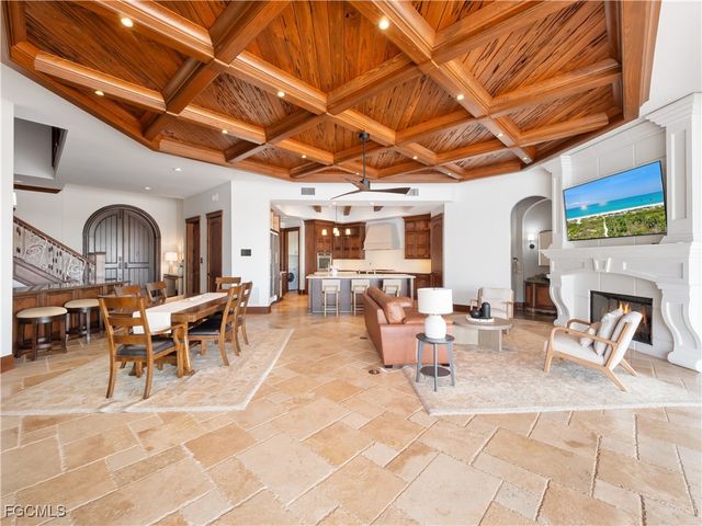 5076 Sorrento CT, Cape Coral, FL 33904