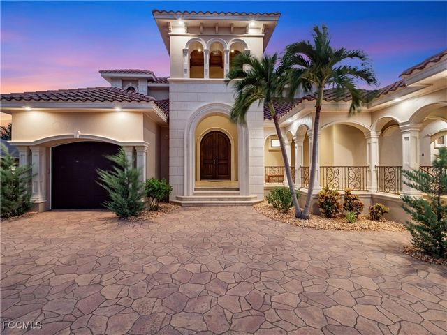 5076 Sorrento CT, Cape Coral, FL 33904