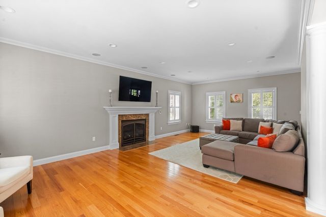 5 Clinton Dr, Rehoboth, MA 02769