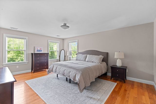 5 Clinton Dr, Rehoboth, MA 02769