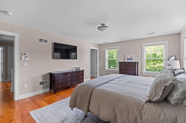 5 Clinton Dr, Rehoboth, MA 02769