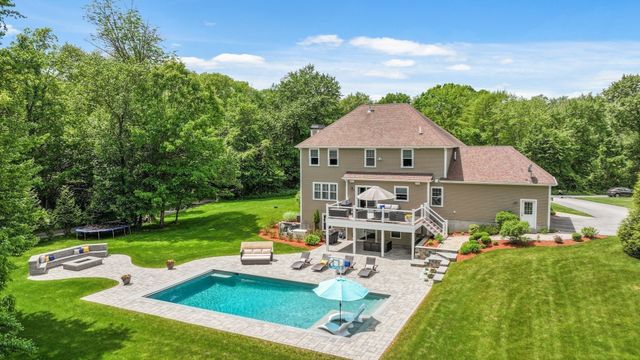 5 Clinton Dr, Rehoboth, MA 02769