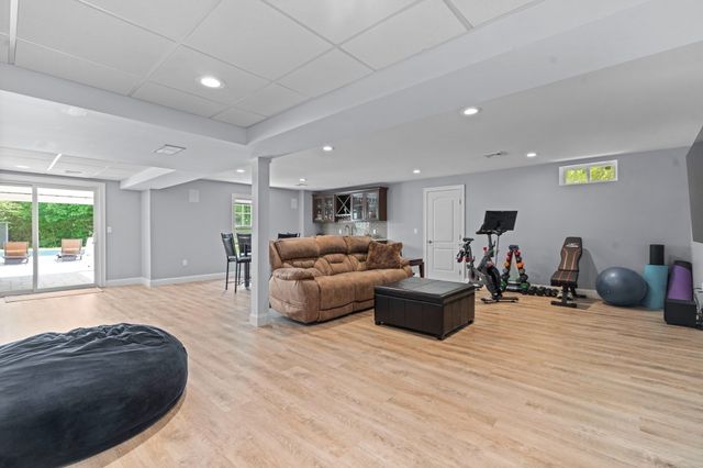 5 Clinton Dr, Rehoboth, MA 02769