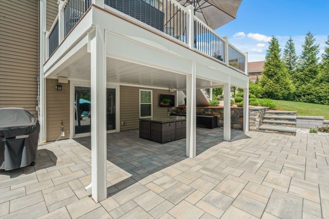 5 Clinton Dr, Rehoboth, MA 02769