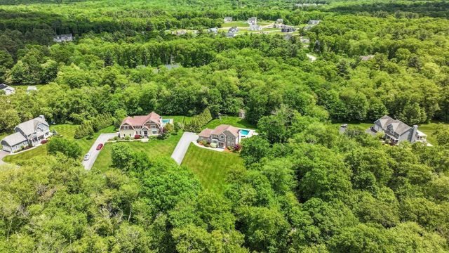 5 Clinton Dr, Rehoboth, MA 02769