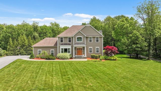 5 Clinton Dr, Rehoboth, MA 02769