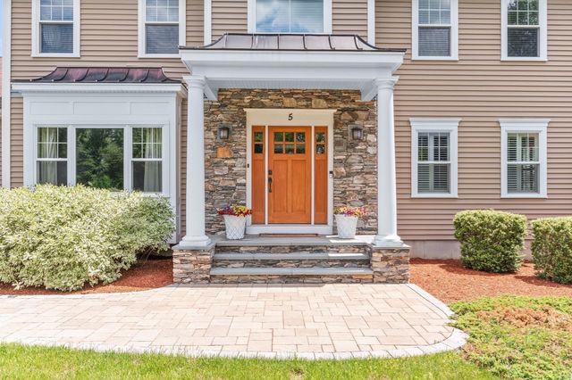 5 Clinton Dr, Rehoboth, MA 02769