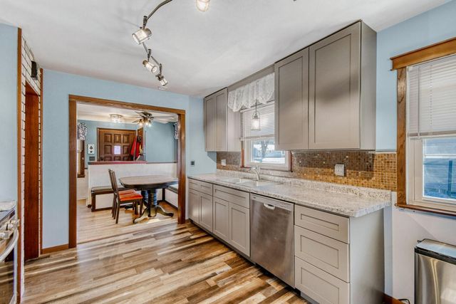 5319 Kentucky Avenue N, Crystal, MN 55428