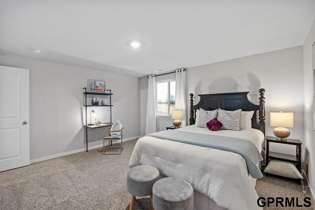 8504 S 184th Terrace, Omaha, NE 68136