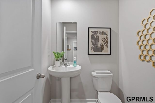 8504 S 184th Terrace, Omaha, NE 68136