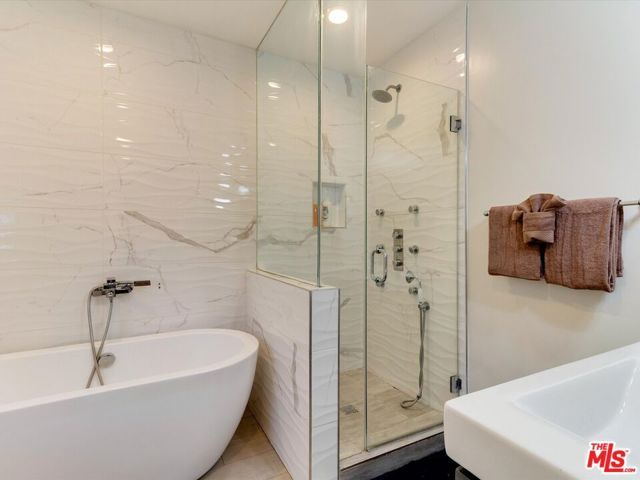 23109 MARIANO Street, Woodland Hills (los Angeles), CA 91367