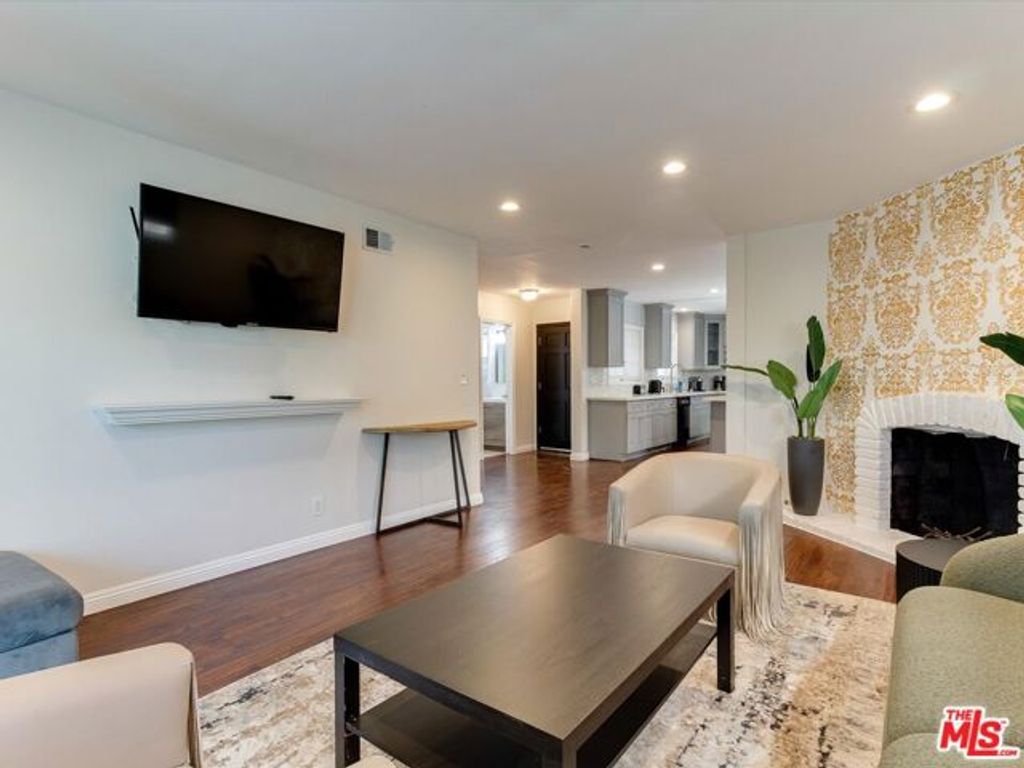 23109 MARIANO Street, Woodland Hills (los Angeles), CA 91367