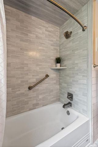 11311 Lorry Lane W, Minnetonka, MN 55305