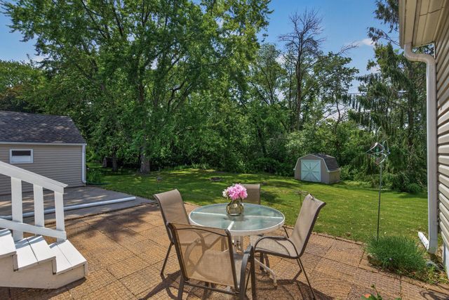 11311 Lorry Lane W, Minnetonka, MN 55305