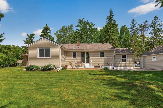 11311 Lorry Lane W, Minnetonka, MN 55305